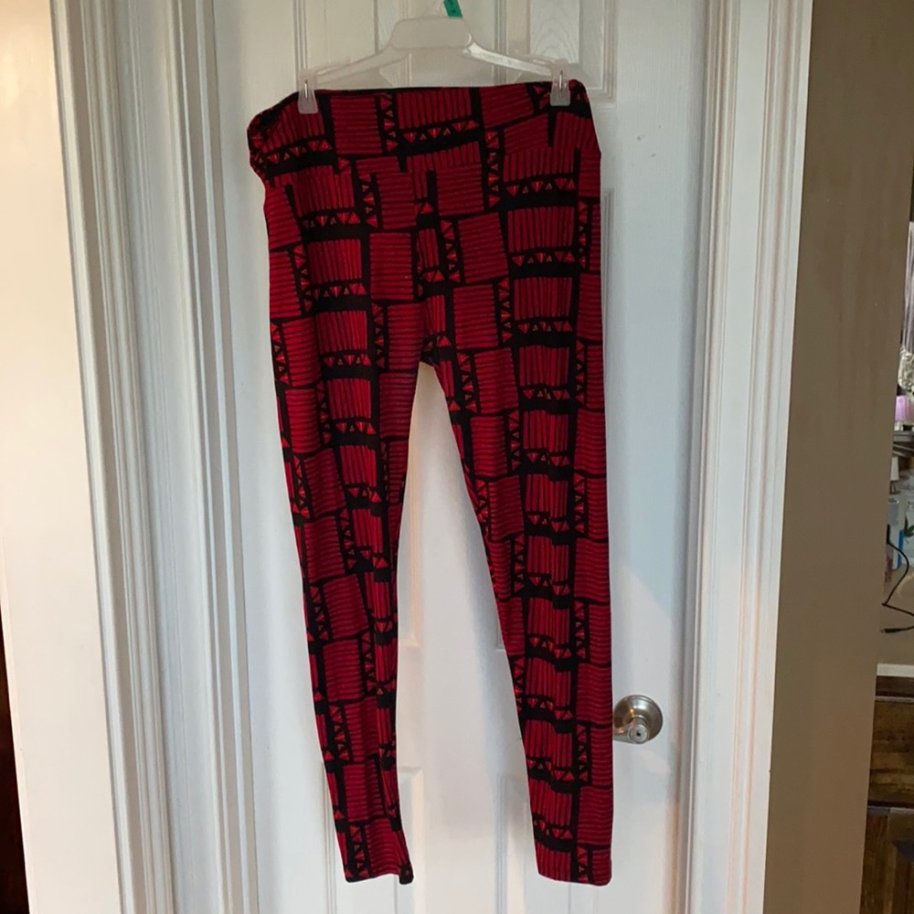 Lularoe Tall and Curvy Leggings EUC